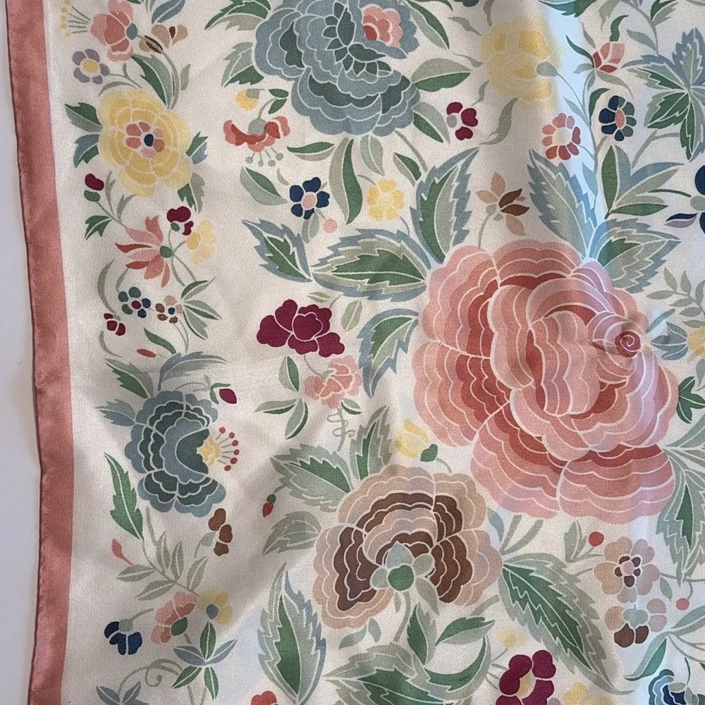 Vintage Smithsonian Institute Floral Silk Scarf 31